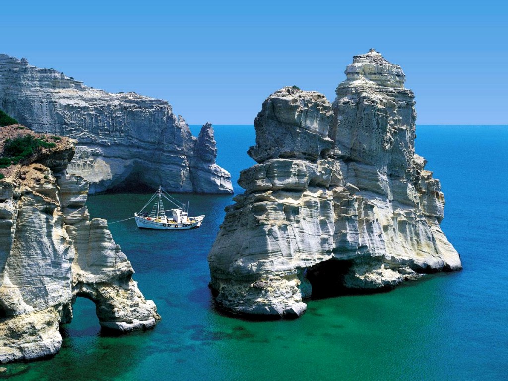 antiparos-sea-cave-50684225