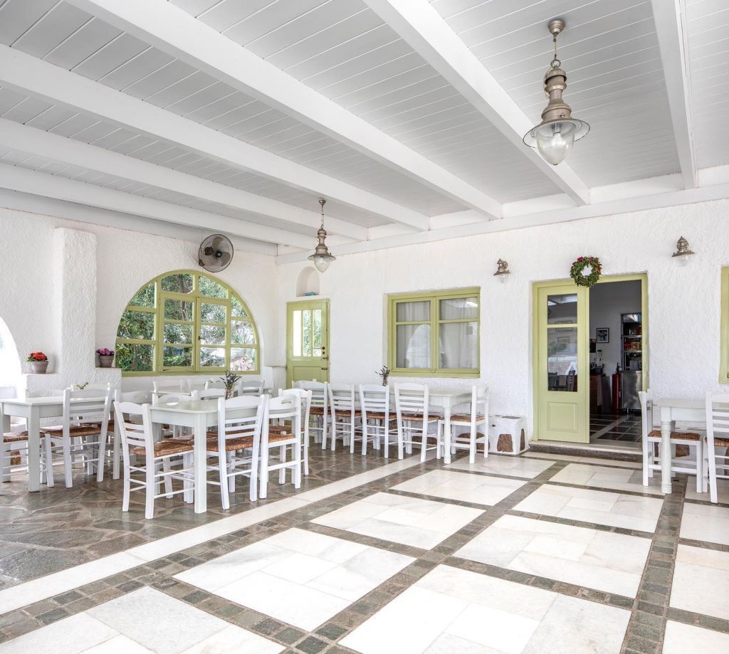 antiparos-zombos-gallery-1-1024
